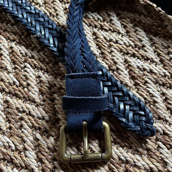 Banana Republic Men’s Belt - Picture 2 of 3